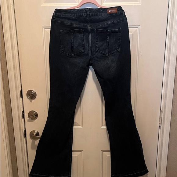 Shyanne boot cut jeans - Picture 8 of 9